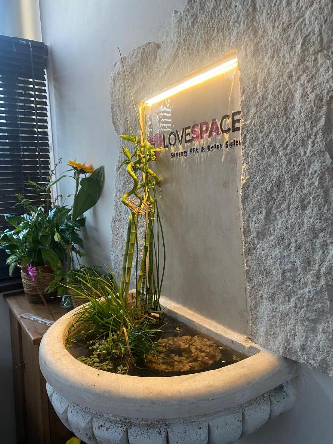 Love Space Sensory Spa & Relax Suite Santa Maria delle Mole Экстерьер фото